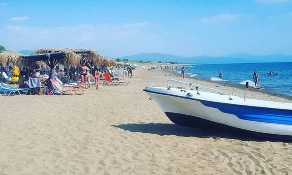 Ηλεία: Έφτυνε και έσπρωχνε την κοπέλα του μπροστά στον κόσμο